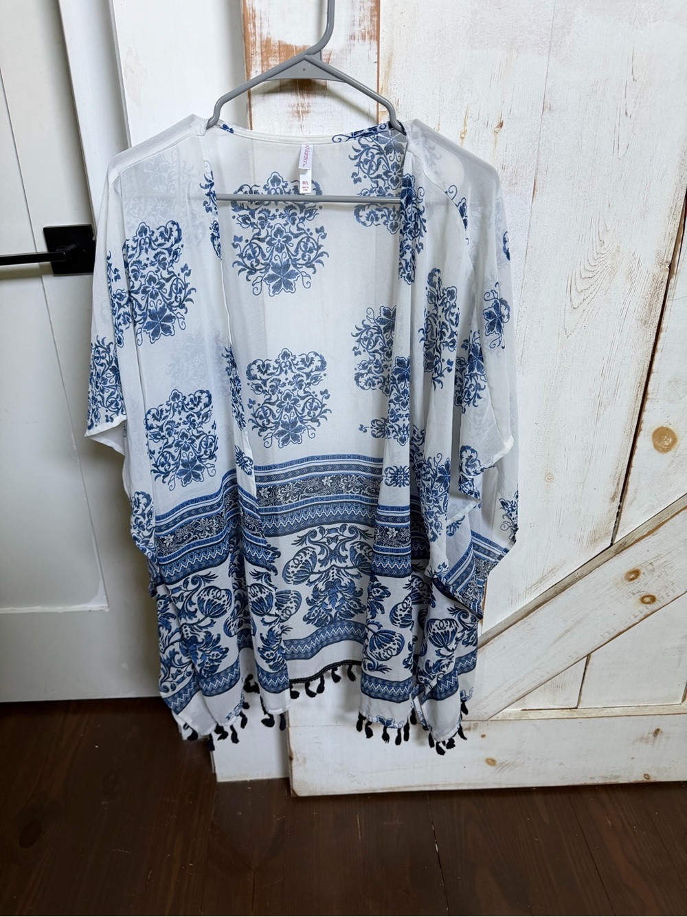 Xhilaration White and Blue Printed Tassel Kimono Cover 0408
